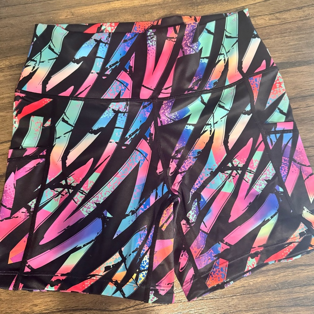 CVG women’s biker shorts with pockets